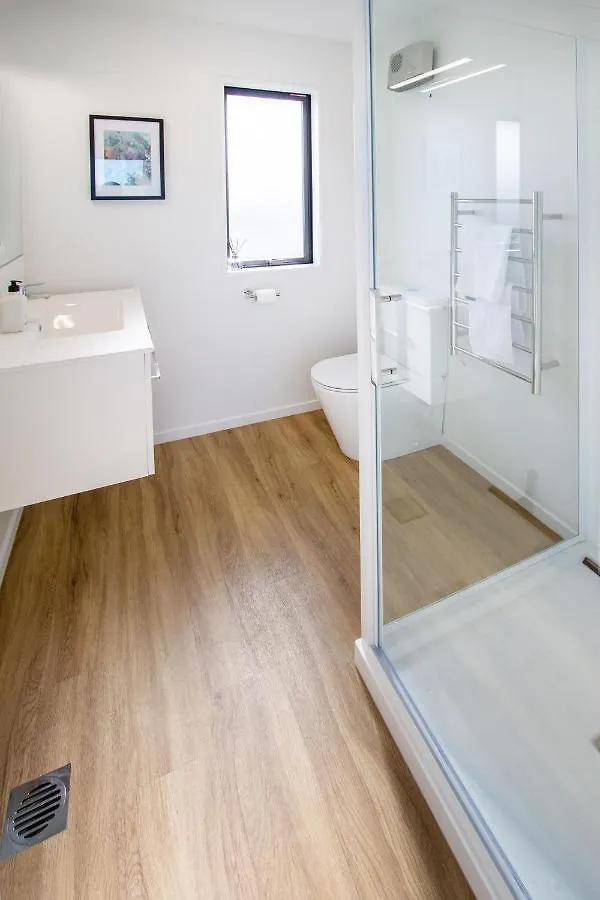 Lejlighed Sunsoaked & Stylish 3 Bed, 1.5 Bath Home W Garage Christchurch